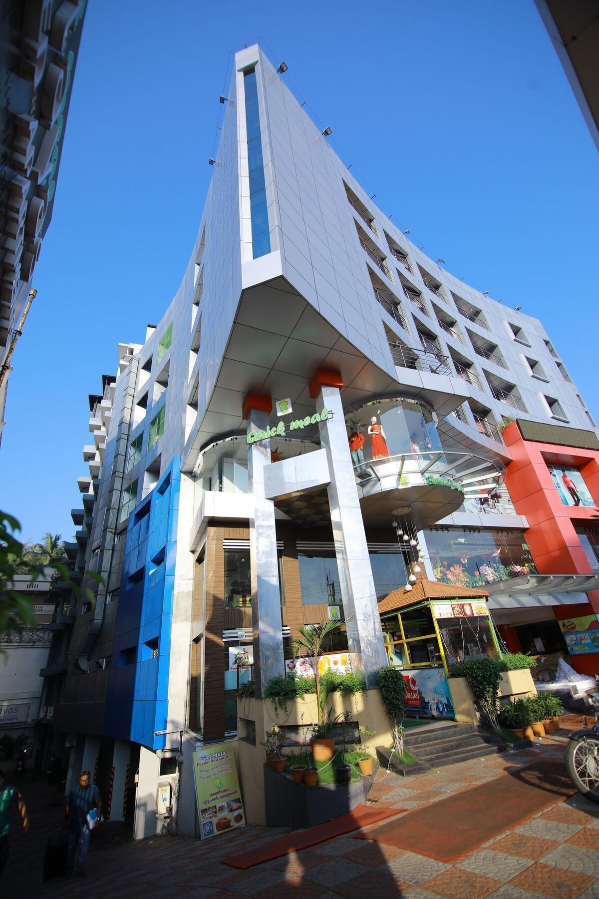 Dostyk Hotel Thiruvananthapuram Buitenkant foto